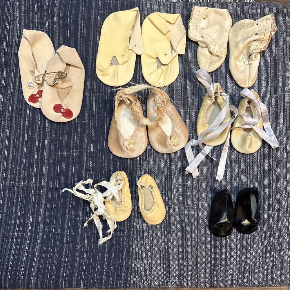 Vintage Lot Of 7 Doll Shoes Leather In Cloth Boots